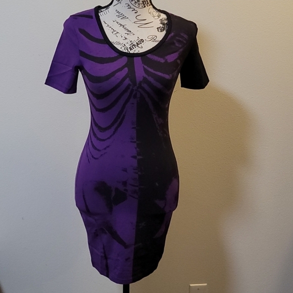 Bad to the bone bodycon dress - Picture 6 of 10